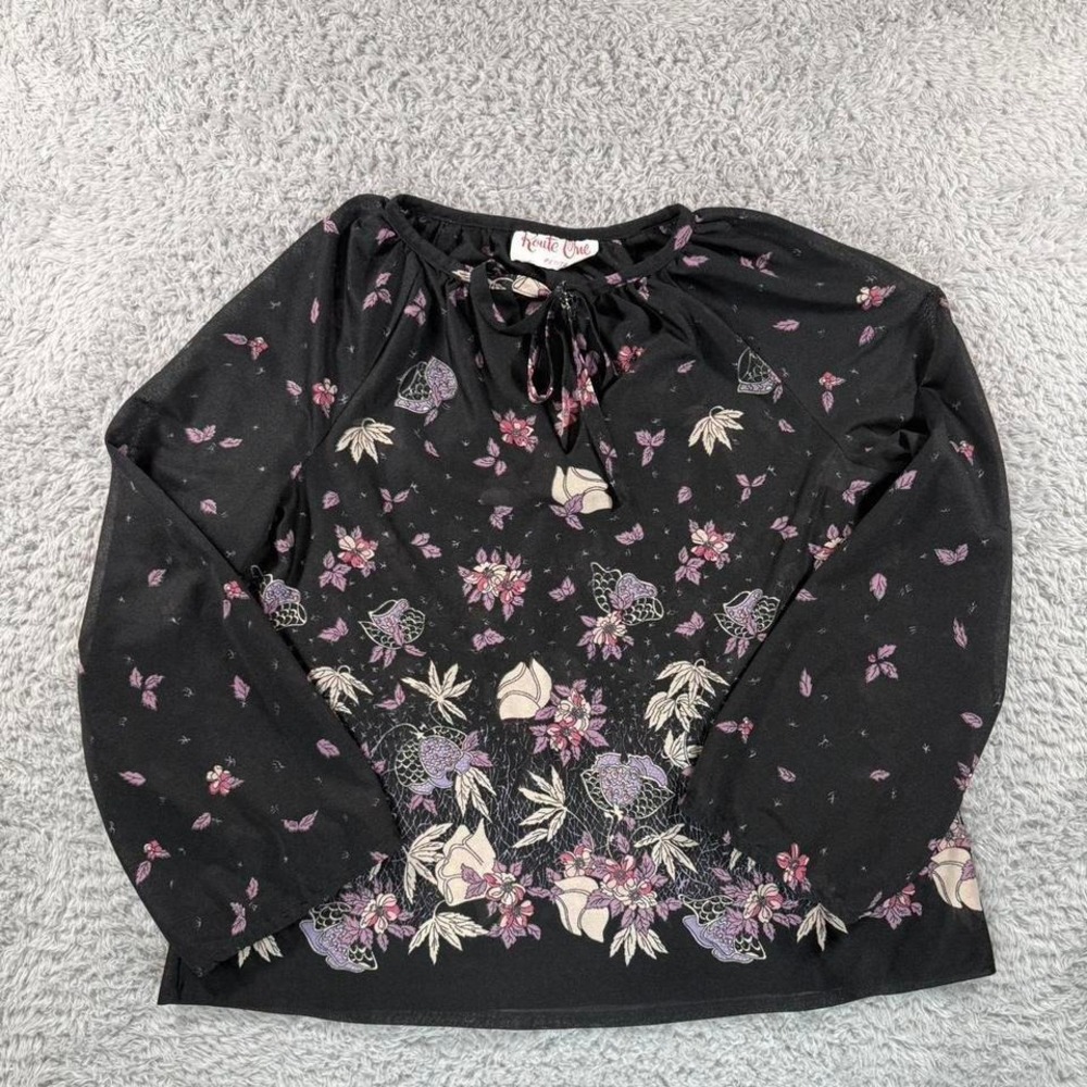 Route‎ One black floral blouse